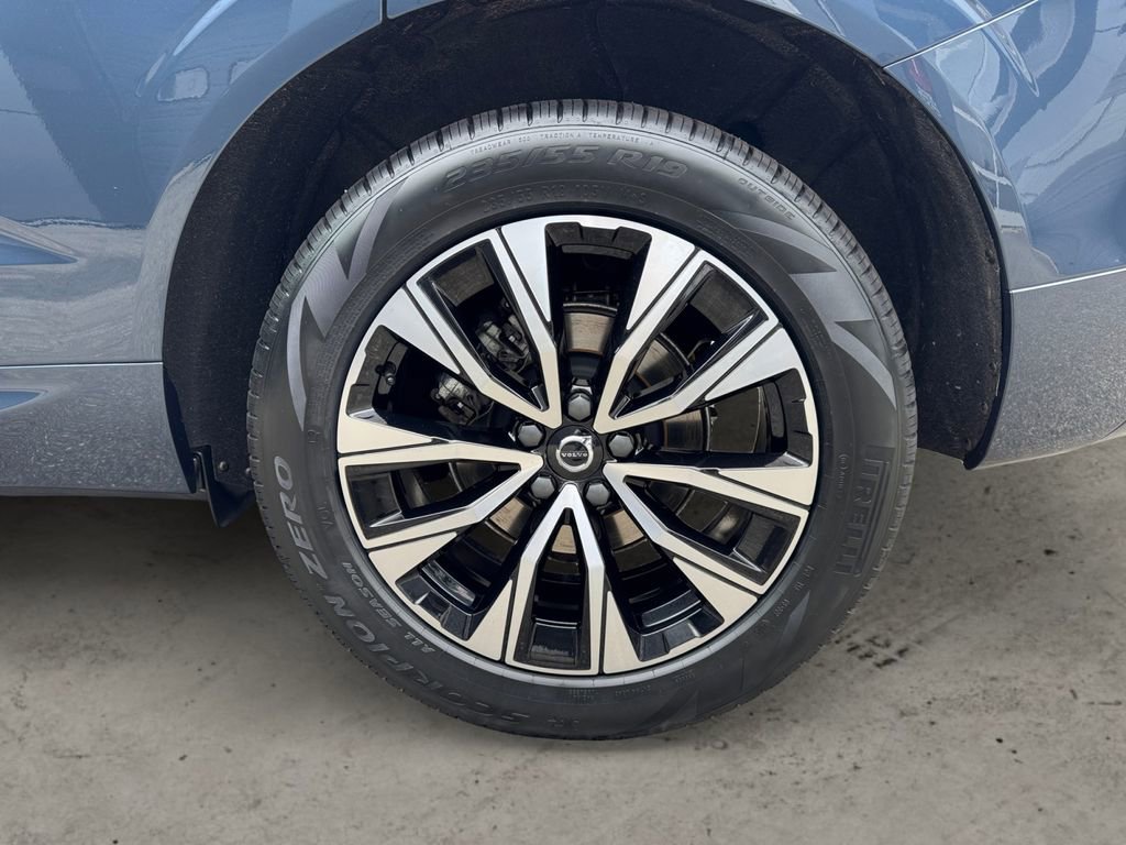 Certified 2023 Volvo XC60 B5 Core w/ Climate Package AWD/4WD image 9