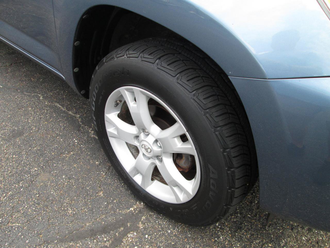 Used 2012 Toyota RAV4 4WD w/ Upgrade Value Pkg image 17