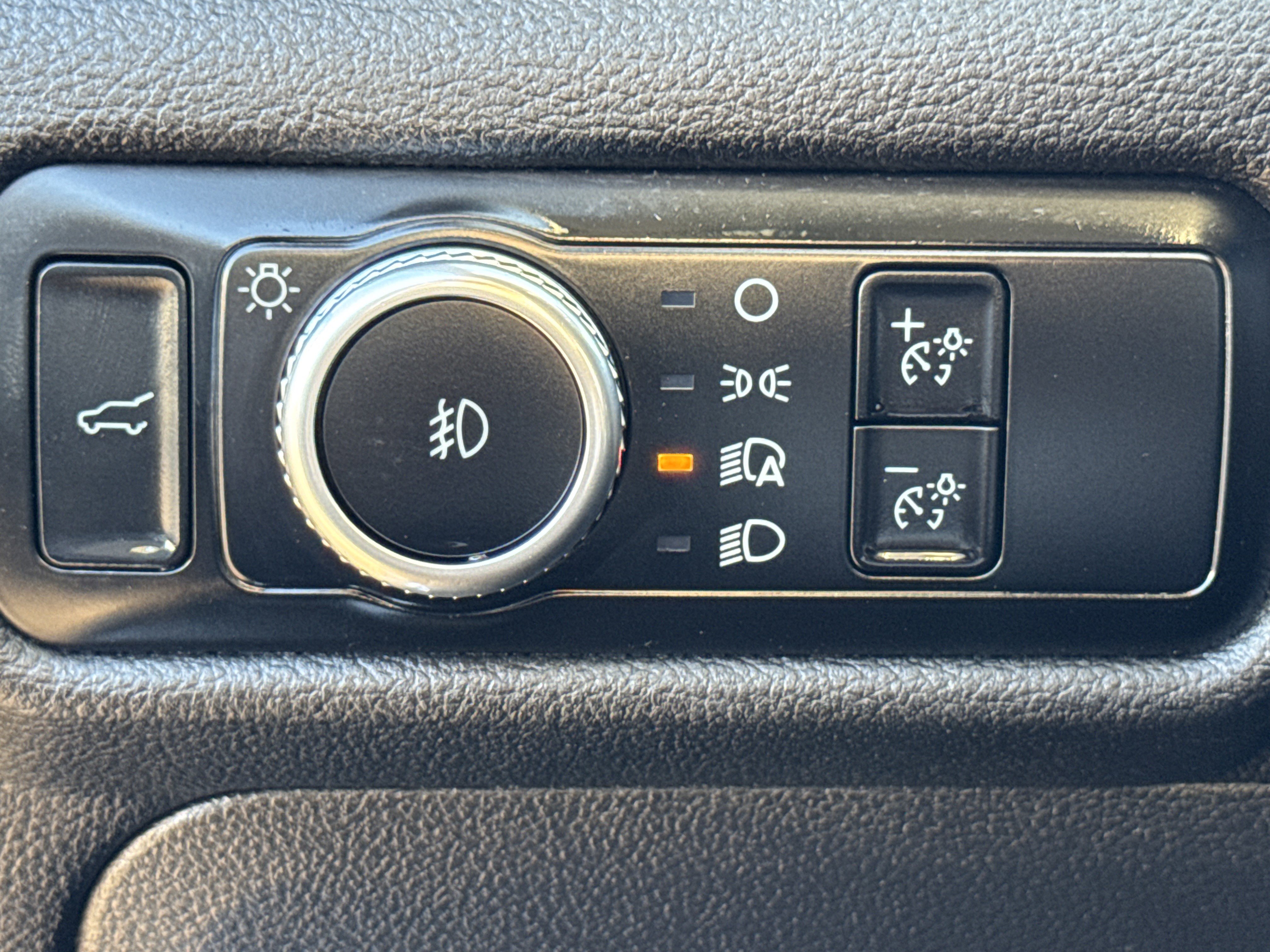 Used 2023 Ford Explorer Limited w/ Equipment Group 301A image 33