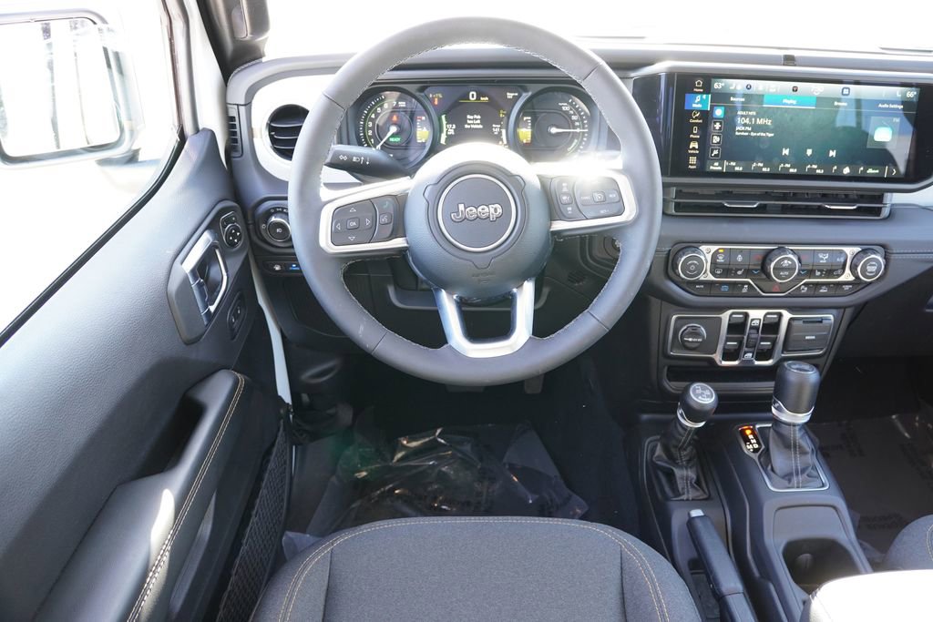 Certified 2025 Jeep Wrangler Unlimited Sahara w/ Safety Group image 19