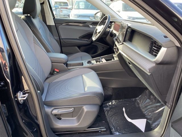 New 2026 Volkswagen Tiguan SE image 43