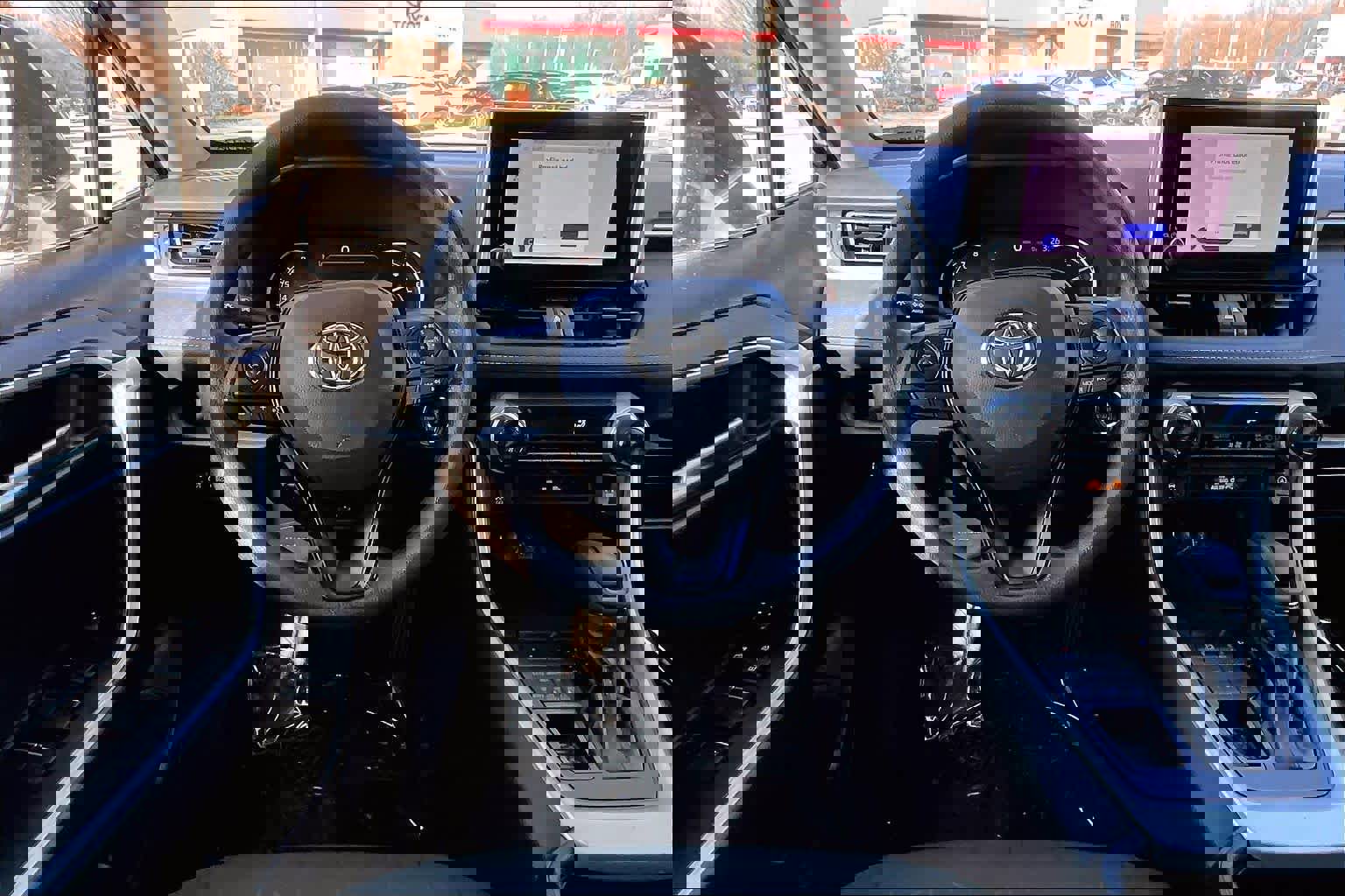 Used 2023 Toyota RAV4 XLE image 6