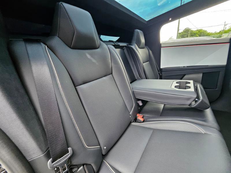 Used 2024 Tesla Cybertruck AWD Crew Cab image 81