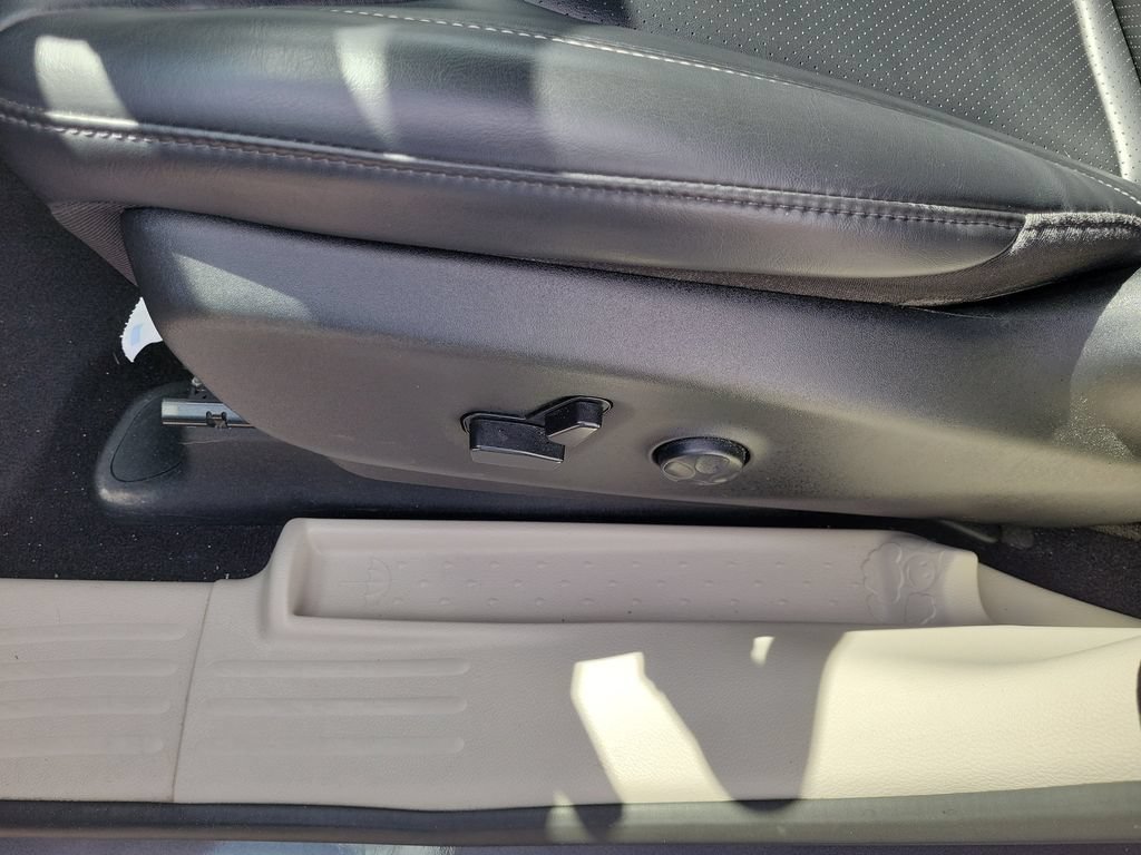 Used 2023 Chrysler Pacifica Touring-L FWD image 26