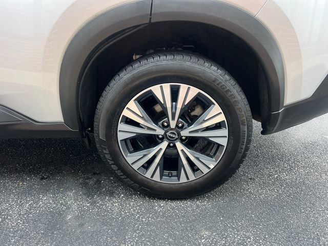 Used 2023 Nissan Rogue SV image 8