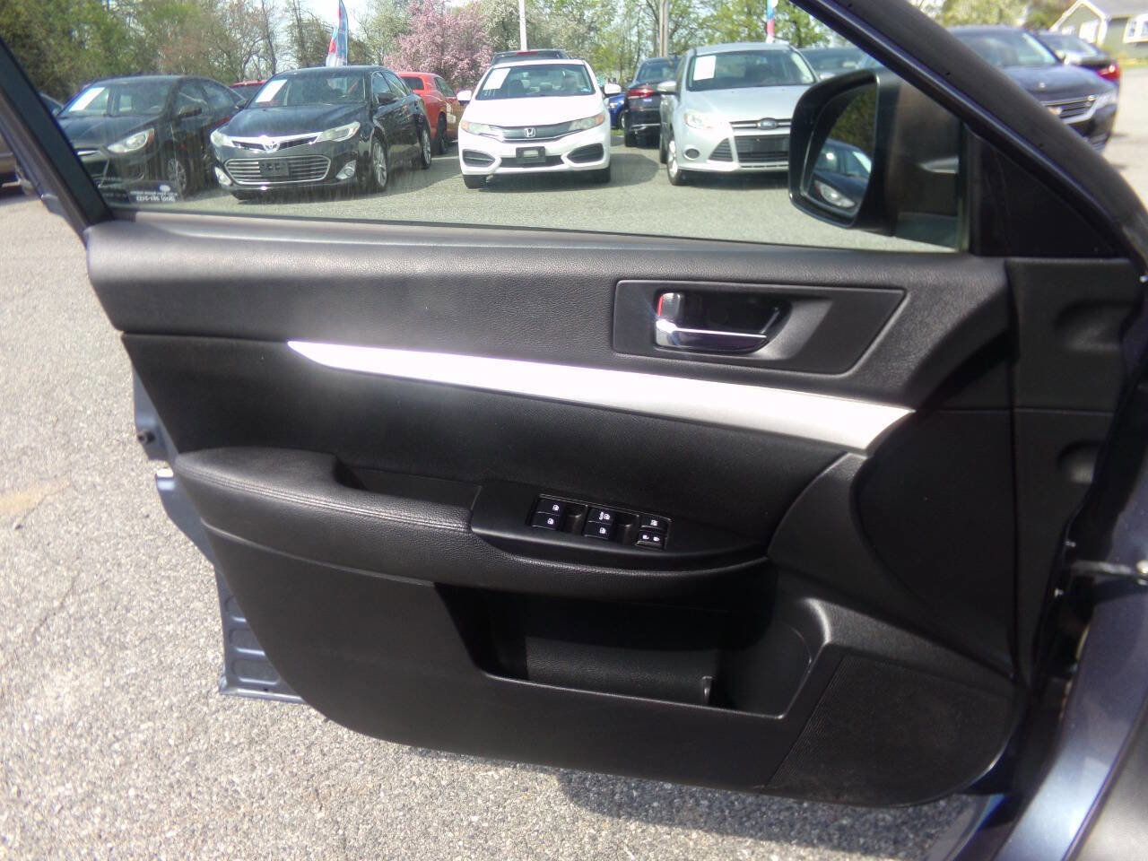 Used 2013 Subaru Legacy 2.5i AWD/4WD image 21
