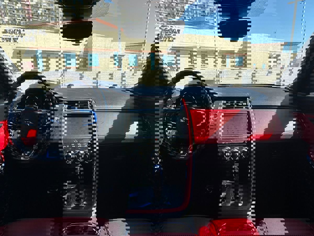 Used 2019 Jaguar E-PACE R-Dynamic SE image 20