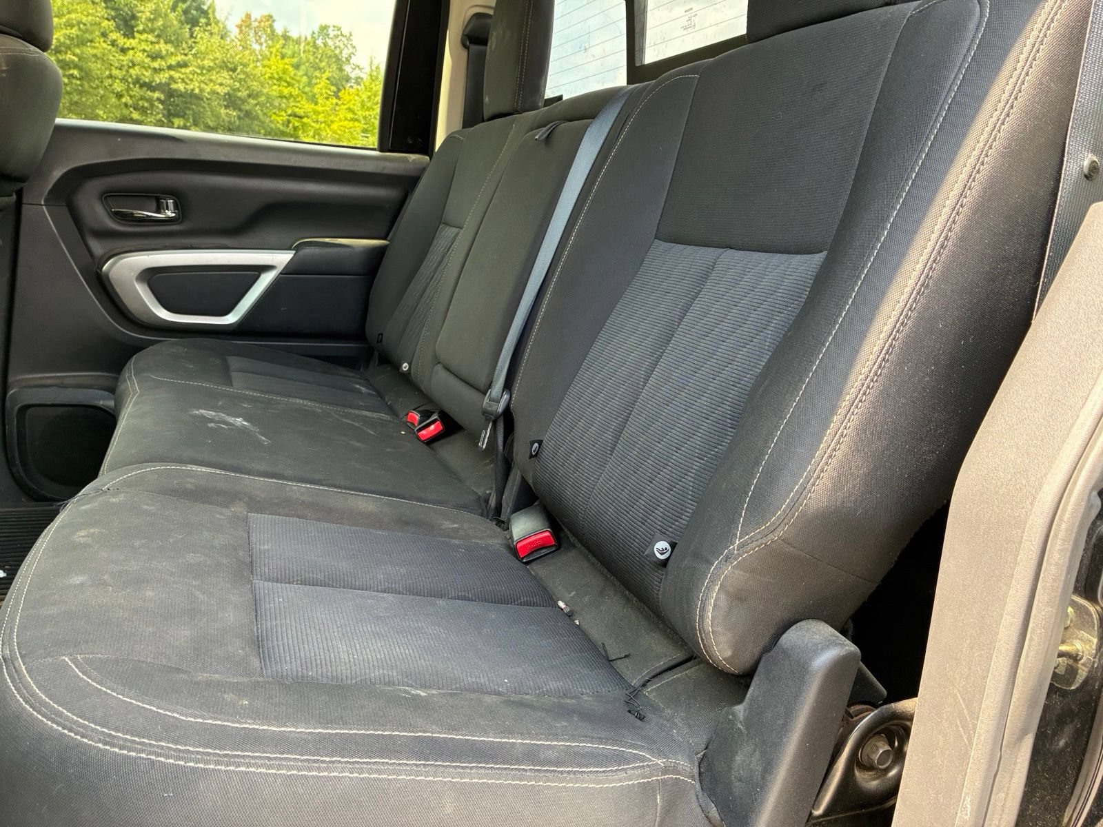 Used 2017 Nissan Titan SV AWD/4WD image 6