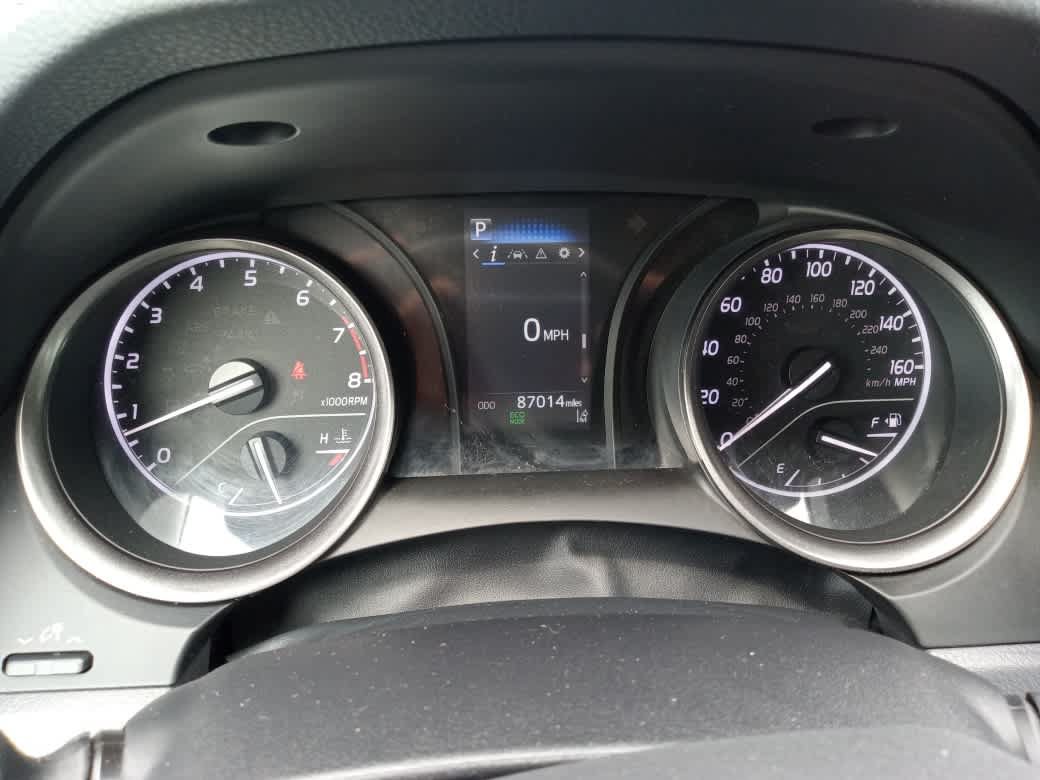 Used 2022 Toyota Camry SE FWD image 12