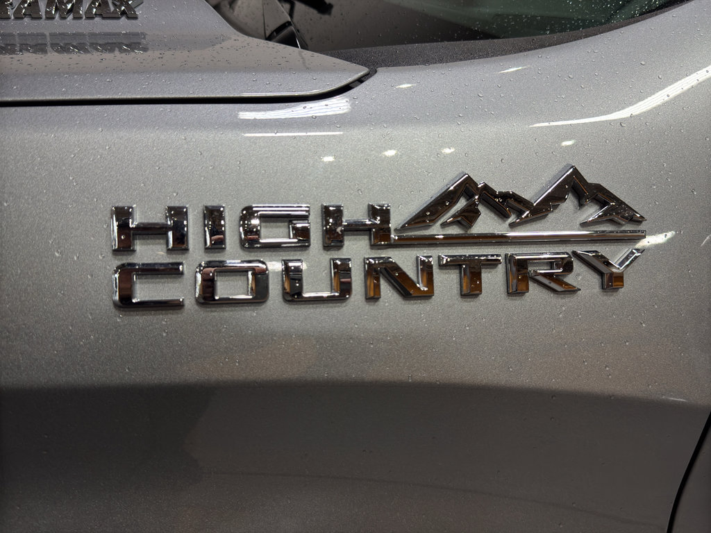 Used 2025 Chevrolet Silverado 1500 High Country w/ High Country Premium Package AWD/4WD image 12
