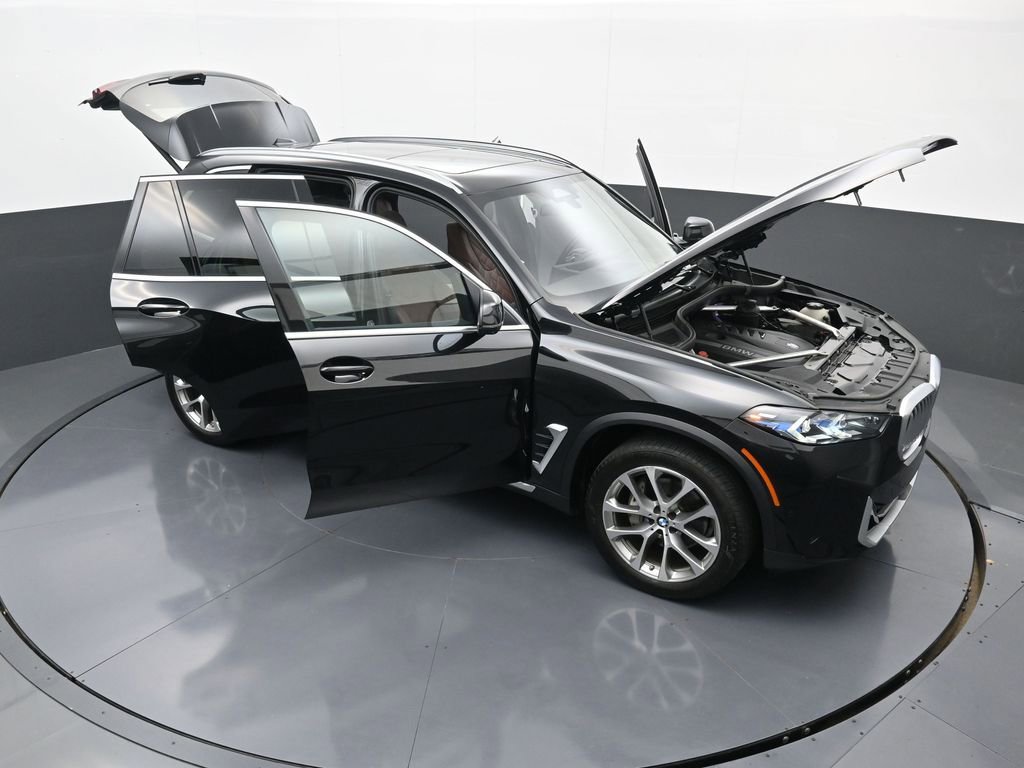 Used 2024 BMW X5 xDrive40i w/ Premium Package image 38