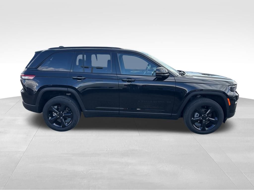 Used 2022 Jeep Grand Cherokee Altitude image 7