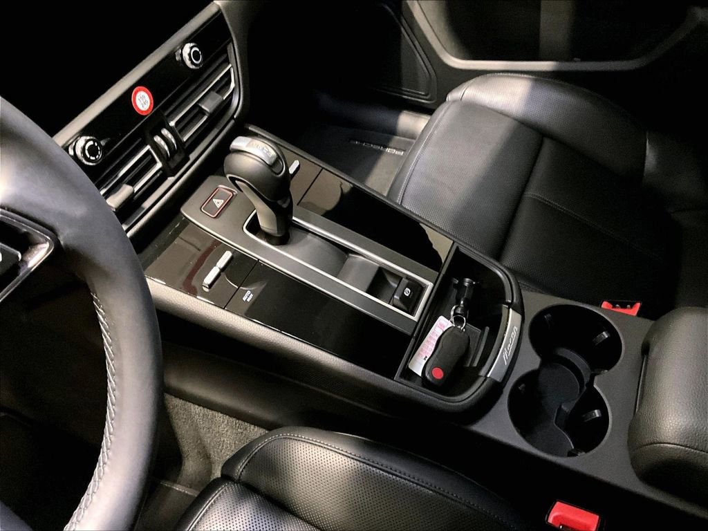 Used 2025 Porsche Macan image 20