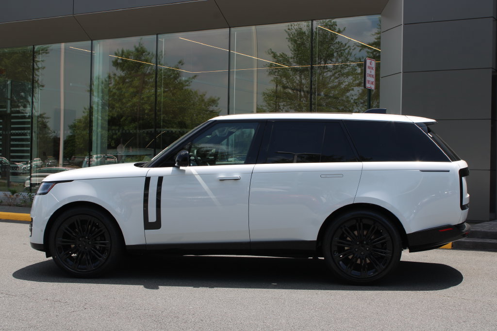New 2026 Land Rover Range Rover SE AWD/4WD image 2