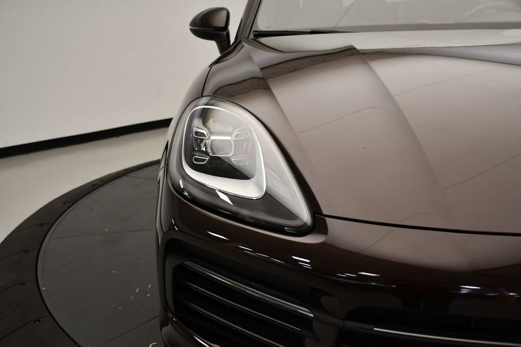 Used 2023 Porsche Cayenne Platinum Edition image 15