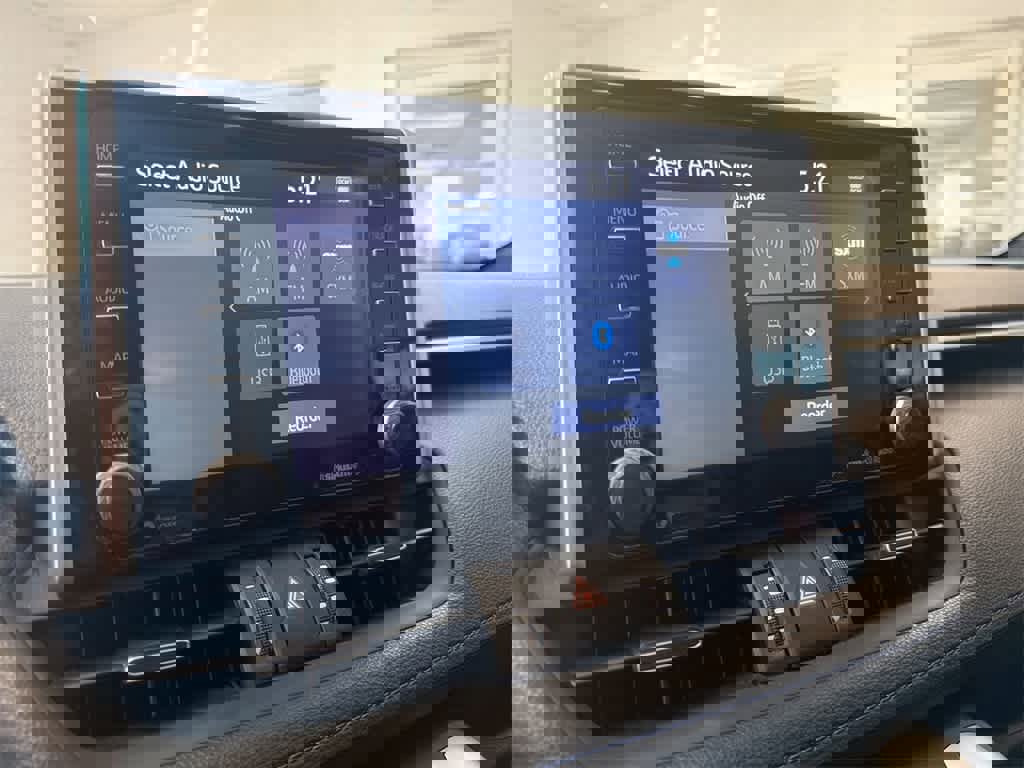 Used 2020 Toyota RAV4 XSE image 31