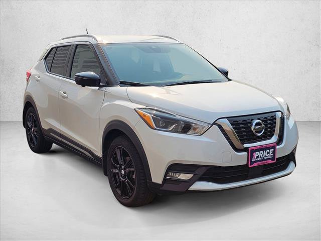 Used 2020 Nissan Kicks SR w/ SR Premium Package FWD image 3