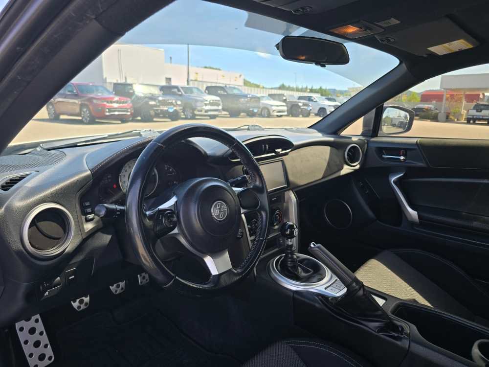 Used 2017 Toyota 86 image 9