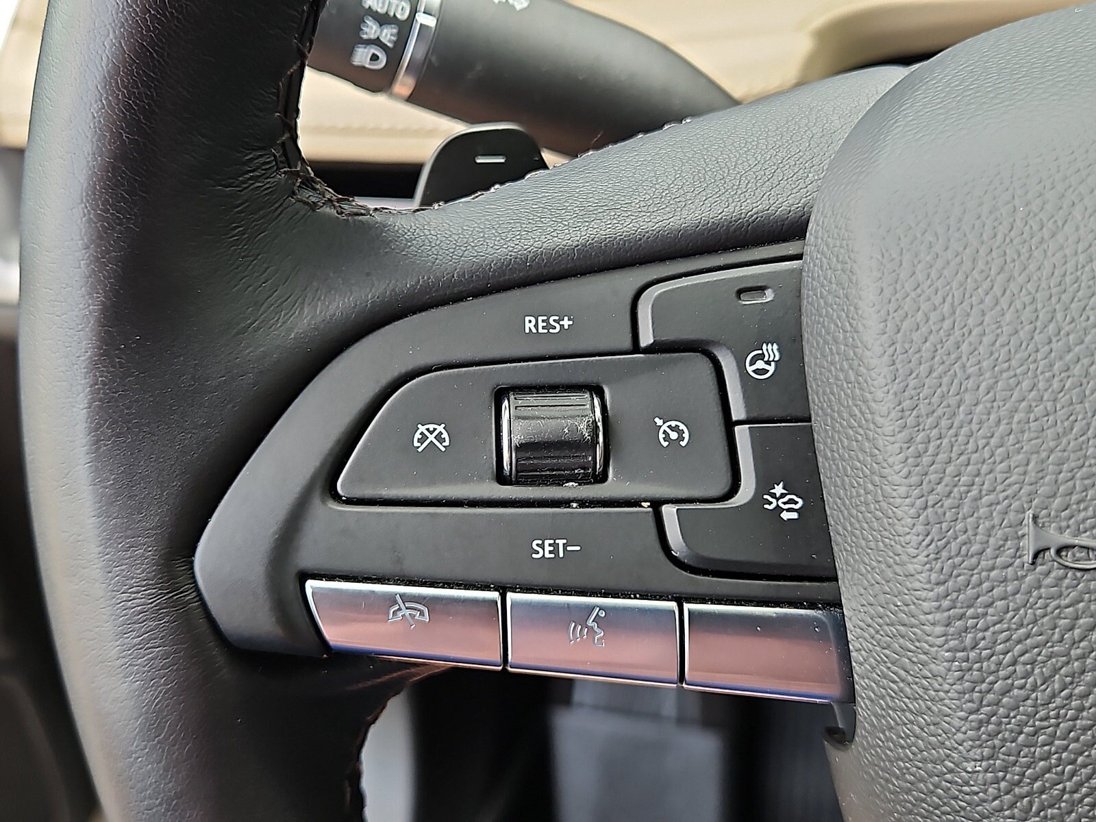 Certified 2024 Cadillac XT4 Premium Luxury FWD image 22