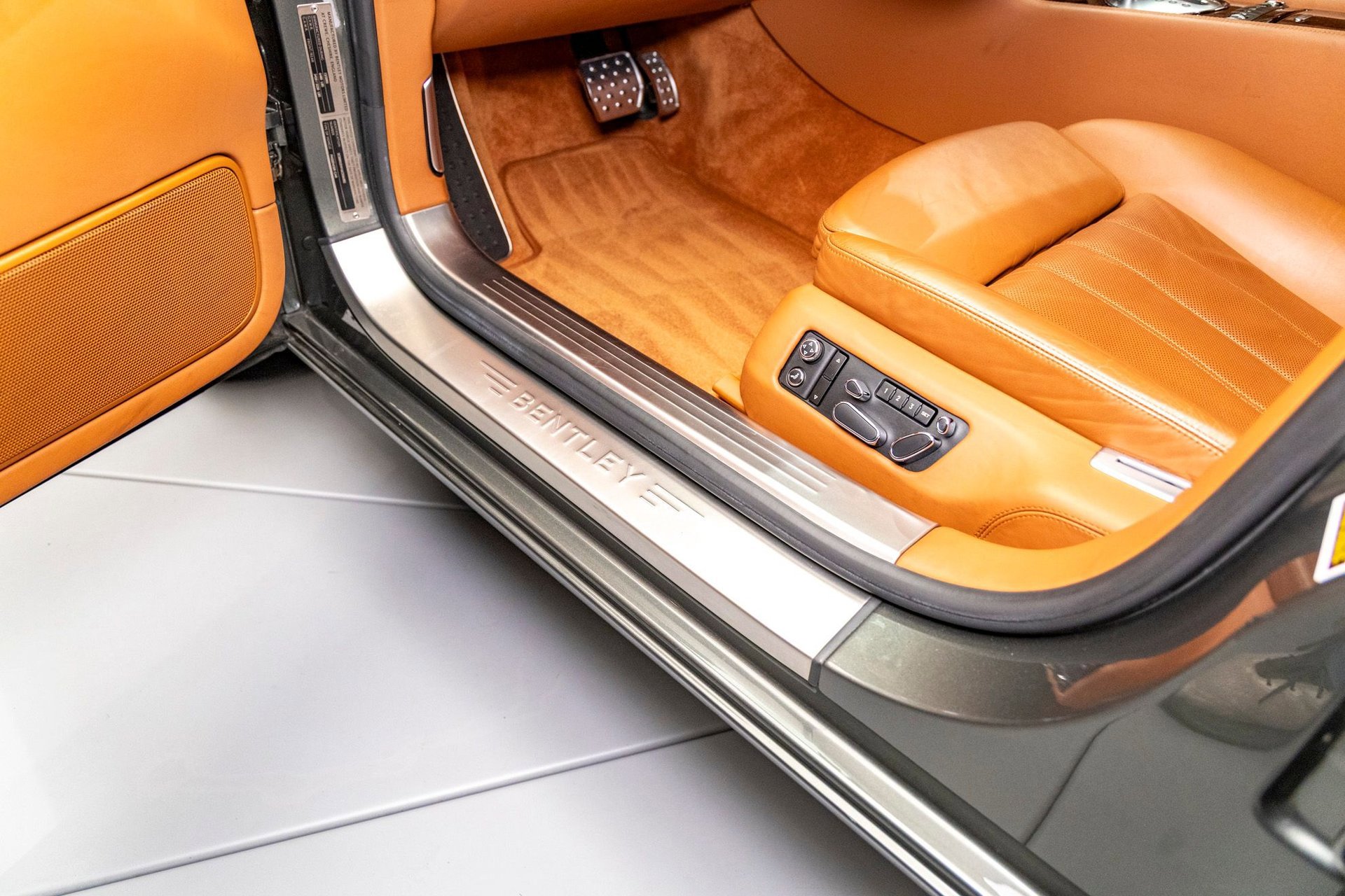 Used 2006 Bentley Flying Spur Flying Spur image 39