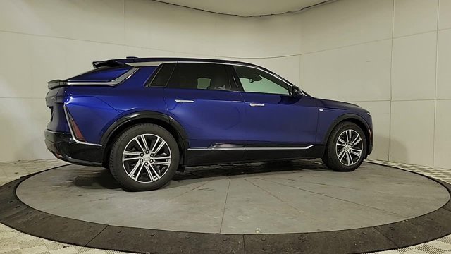 Certified 2024 Cadillac Lyriq Luxury image 7