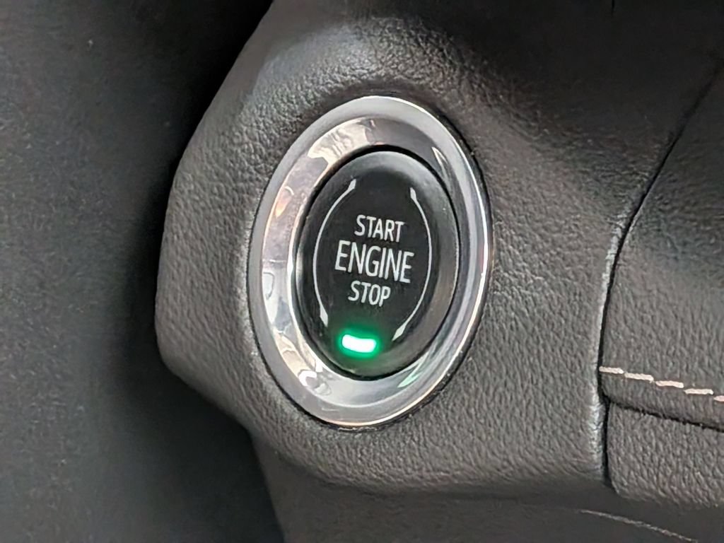Used 2023 Buick Envision Essence w/ Sport Touring Package FWD image 18