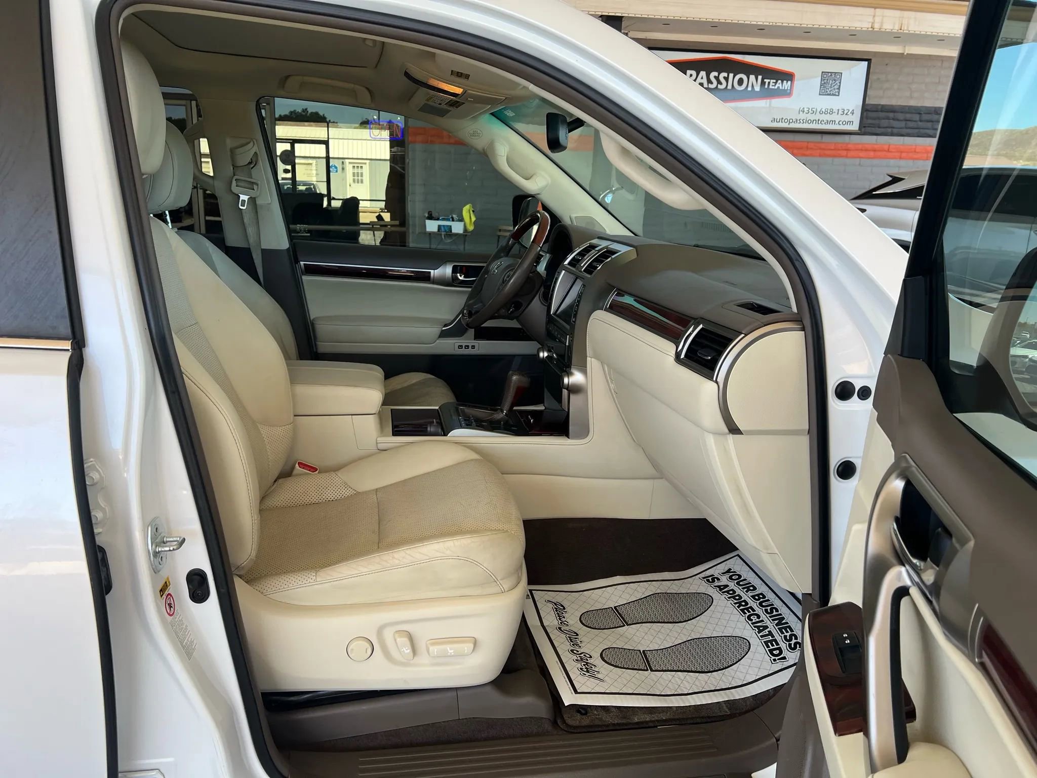 Used 2012 Lexus GX 460 image 32