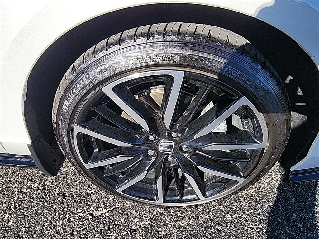 Used 2025 Honda Accord Touring image 10