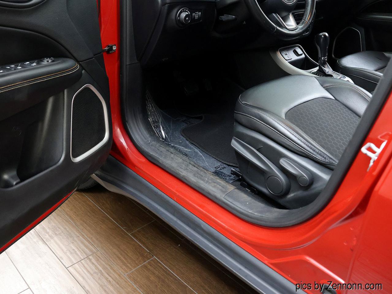 Used 2019 Jeep Compass Latitude FWD image 19