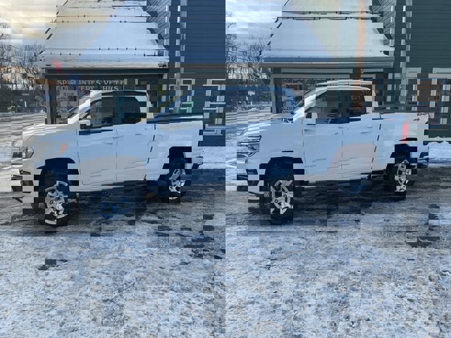 Used 2021 Chevrolet Colorado LT w/ Luxury Package image 2