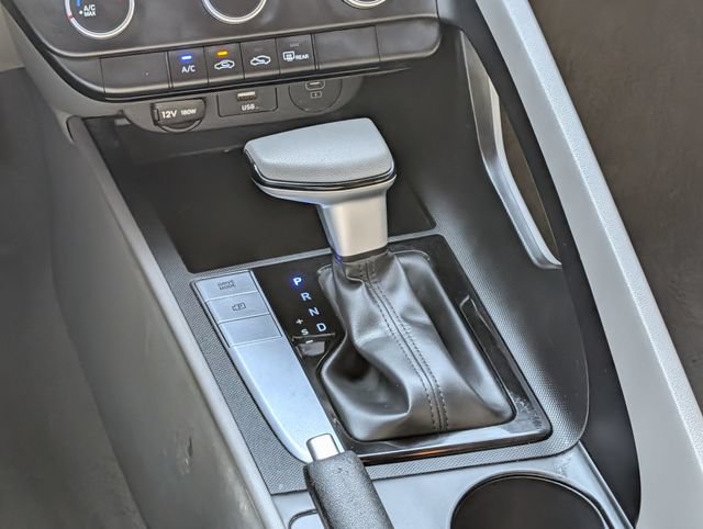Used 2025 Hyundai Elantra SE FWD image 14