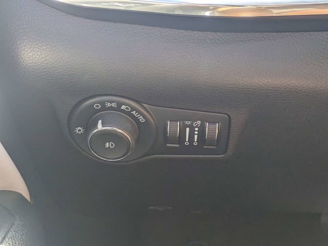 Used 2023 Jeep Compass Limited w/ Sun and Sound Group image 24