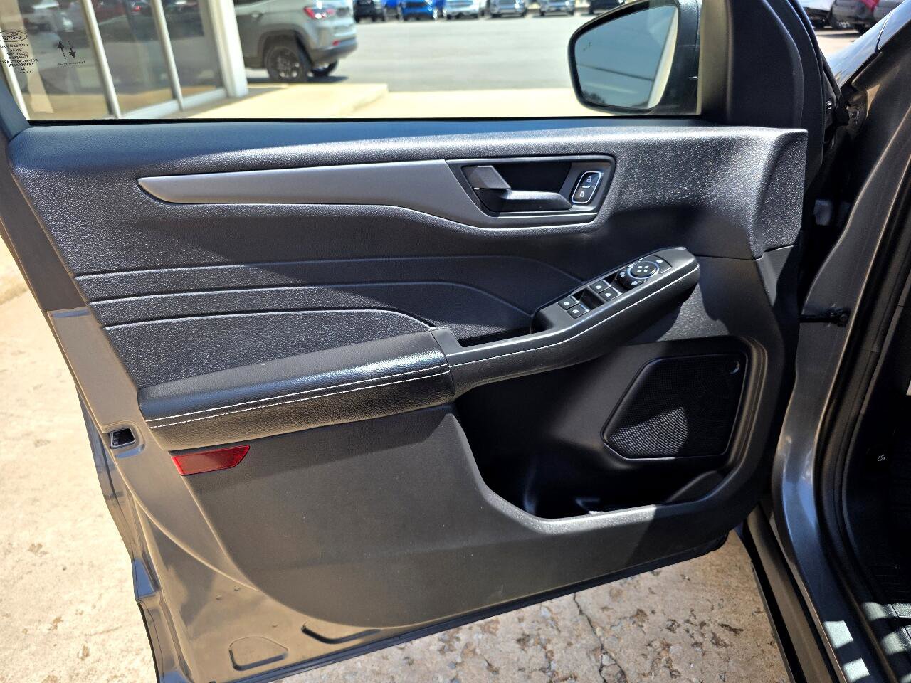 Used 2024 Ford Escape Active image 11