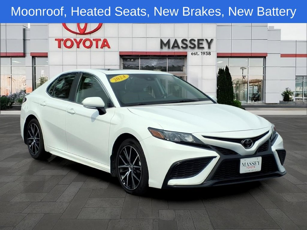 Used 2024 Toyota Camry SE w/ Cold Weather Package FWD image 2