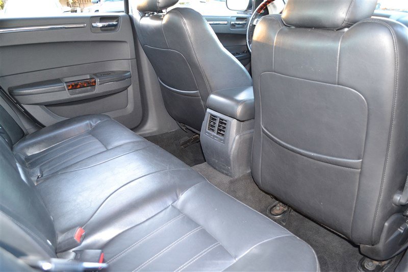 Used 2008 Chrysler 300 C image 30
