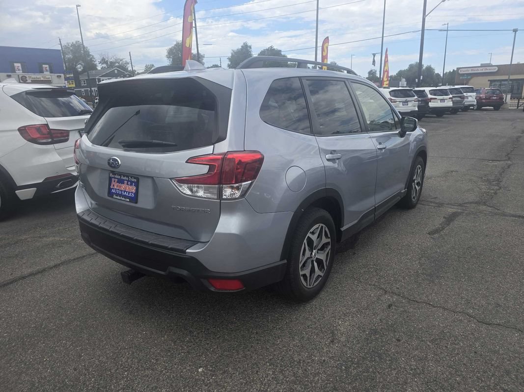 Used 2020 Subaru Forester Premium AWD/4WD image 10
