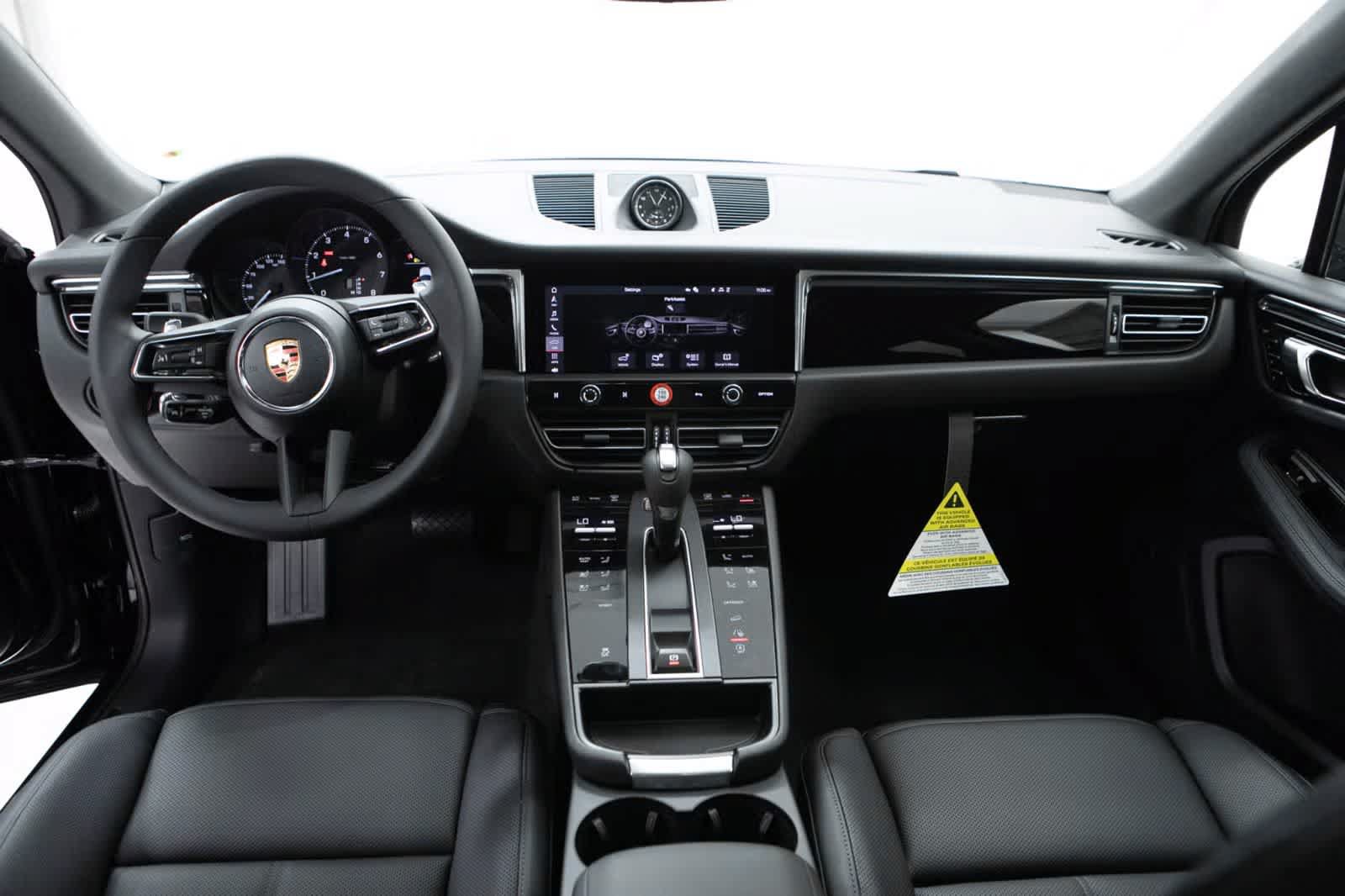 Used 2026 Porsche Macan AWD/4WD image 13