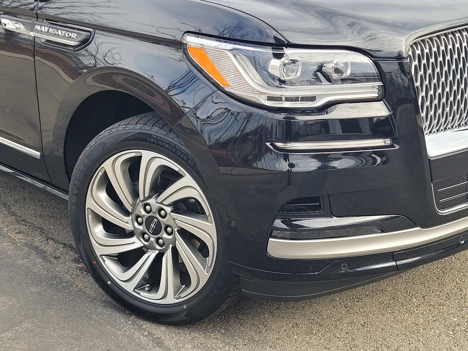 Used 2023 Lincoln Navigator Reserve image 9