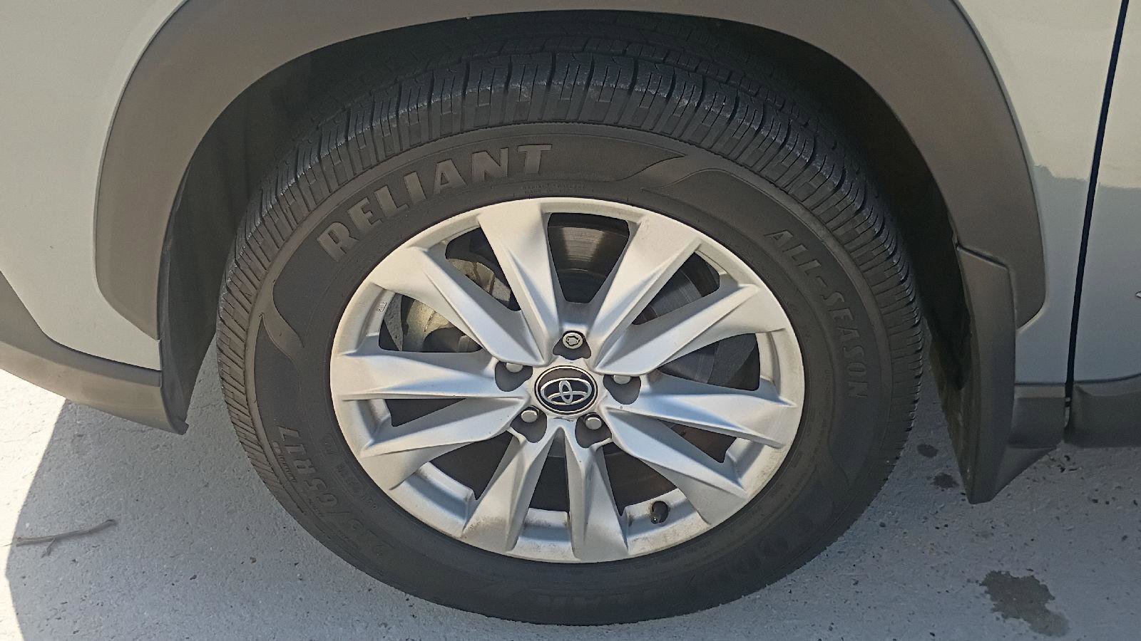 Used 2022 Toyota Corolla Cross LE FWD image 23