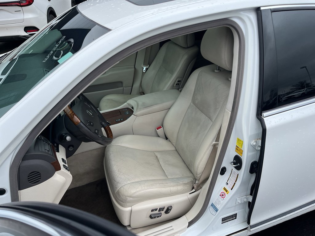 Used 2011 Lexus LS 460 w/ Comfort Pkg image 27