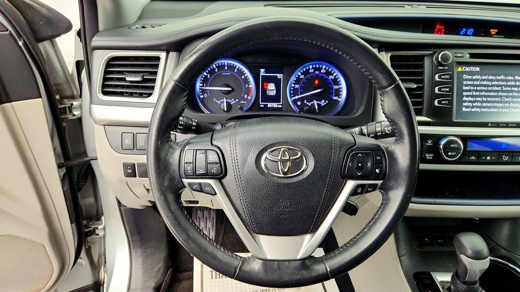 Used 2018 Toyota Highlander XLE FWD image 14