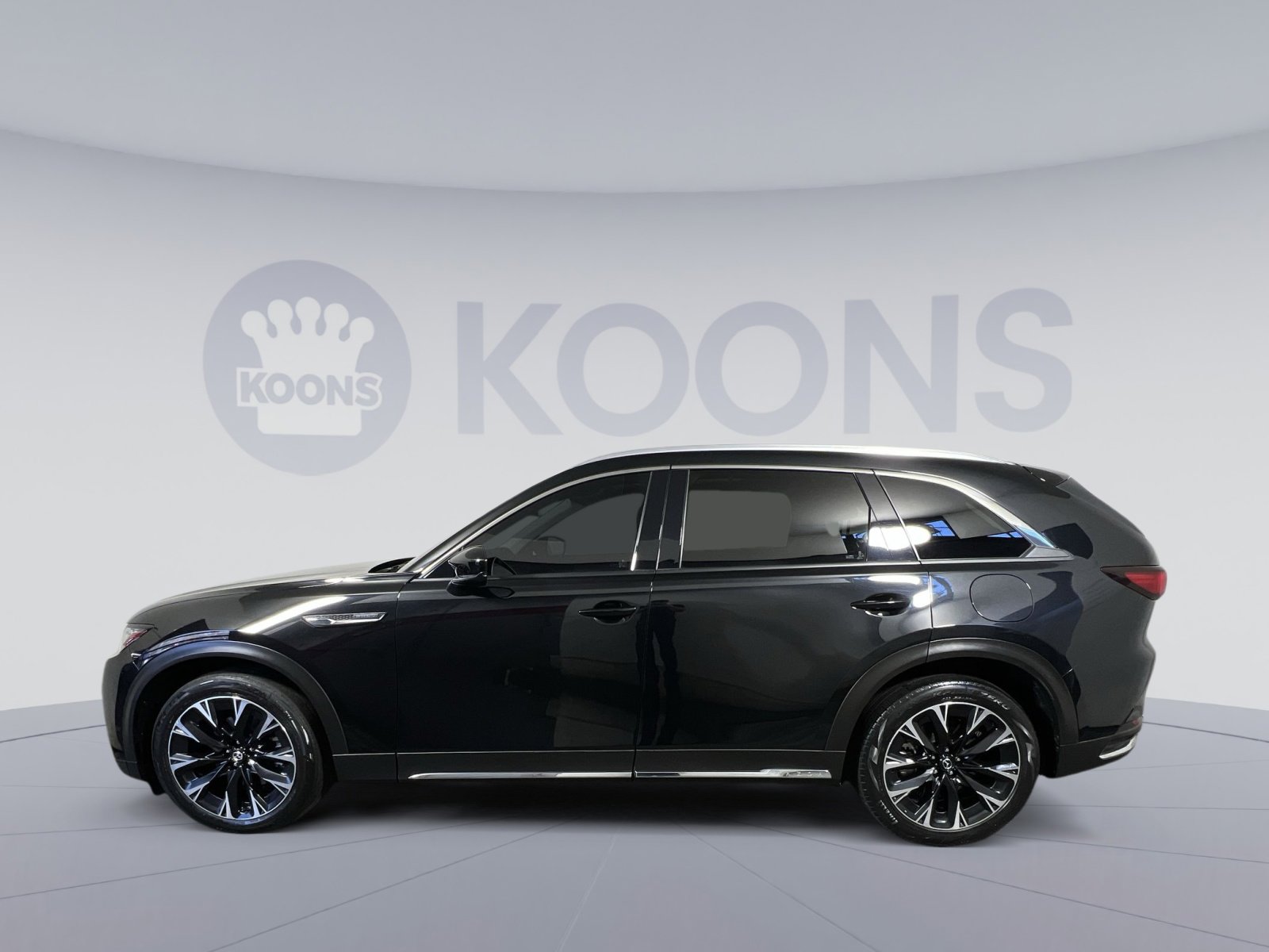 Used 2024 MAZDA CX-90 Plug-In Hybrid w/ Premium Pkg image 2