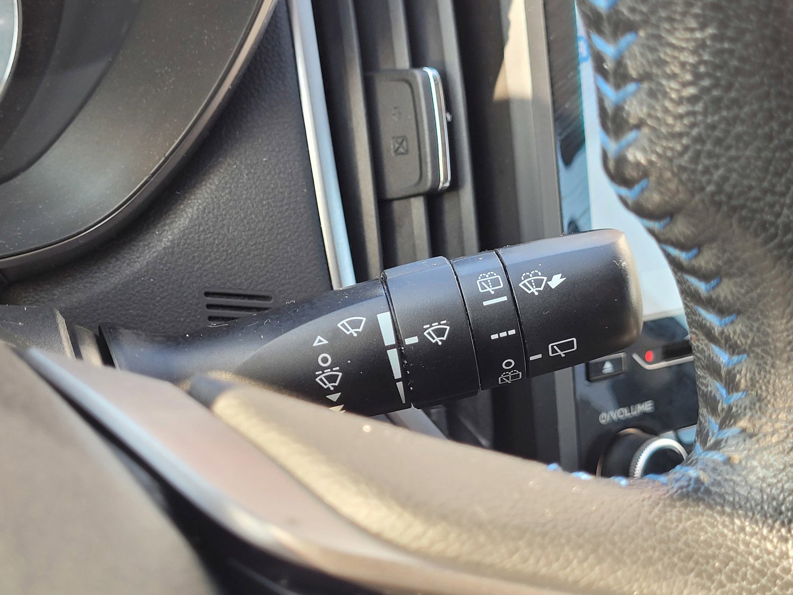 Used 2019 Subaru Crosstrek Hybrid w/ Moonroof Package w/Navigation image 23