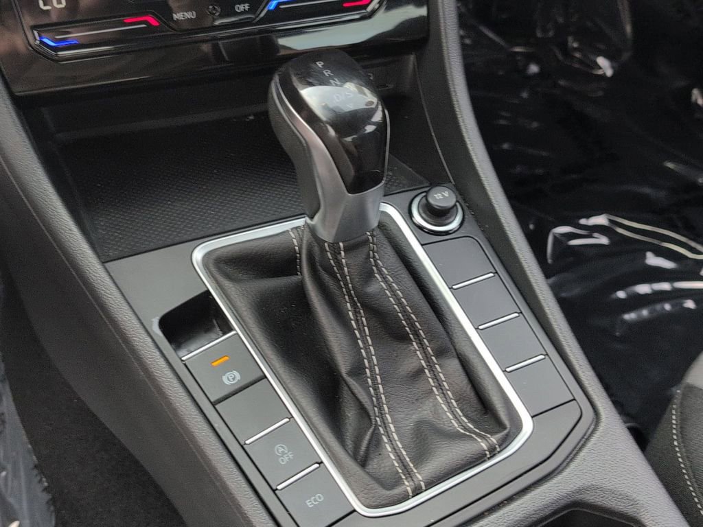 Used 2025 Volkswagen Jetta Sport FWD image 19