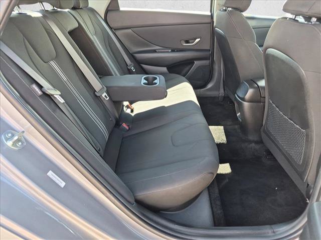 Used 2025 Hyundai Elantra SEL FWD image 21