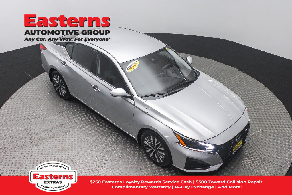Used 2023 Nissan Altima 2.5 SV FWD image 4