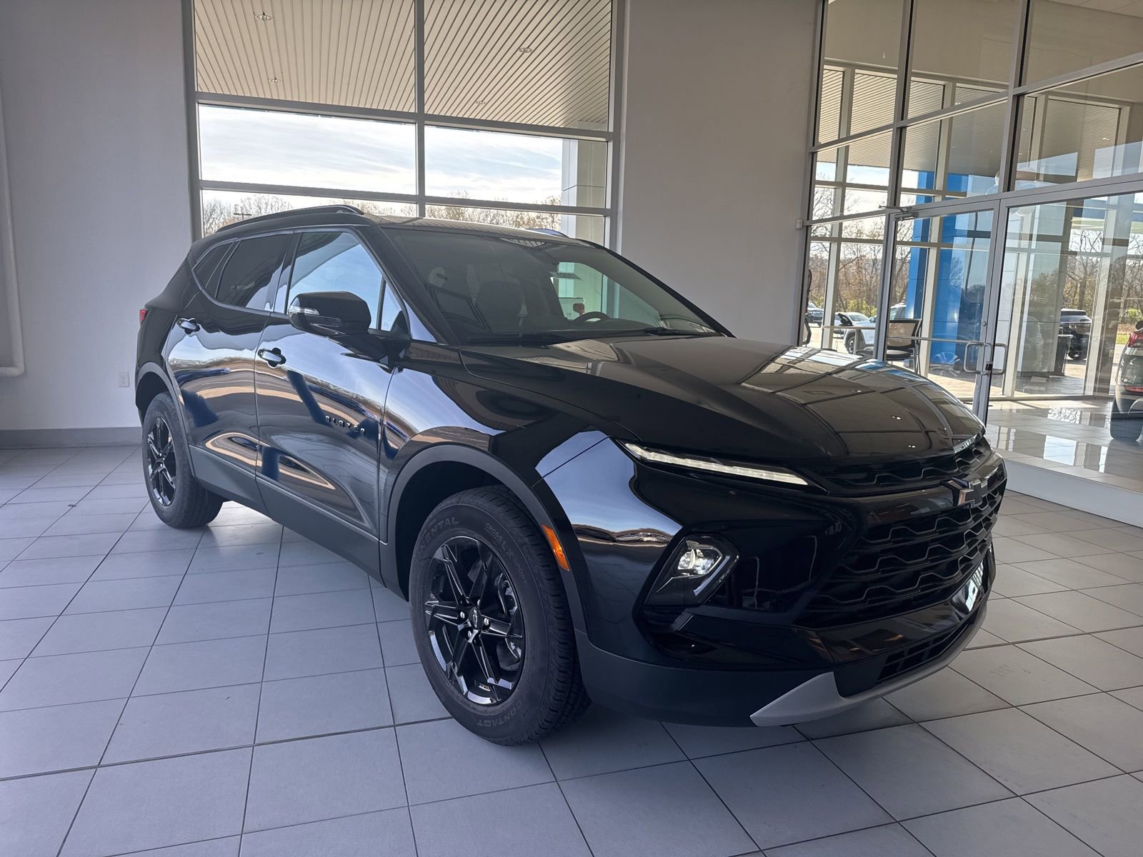 New 2026 Chevrolet Blazer LT w/ Midnight/Sport Edition FWD image 3