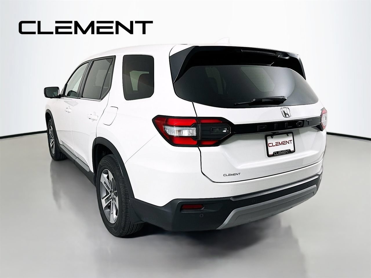 Used 2025 Honda Pilot EX-L image 10