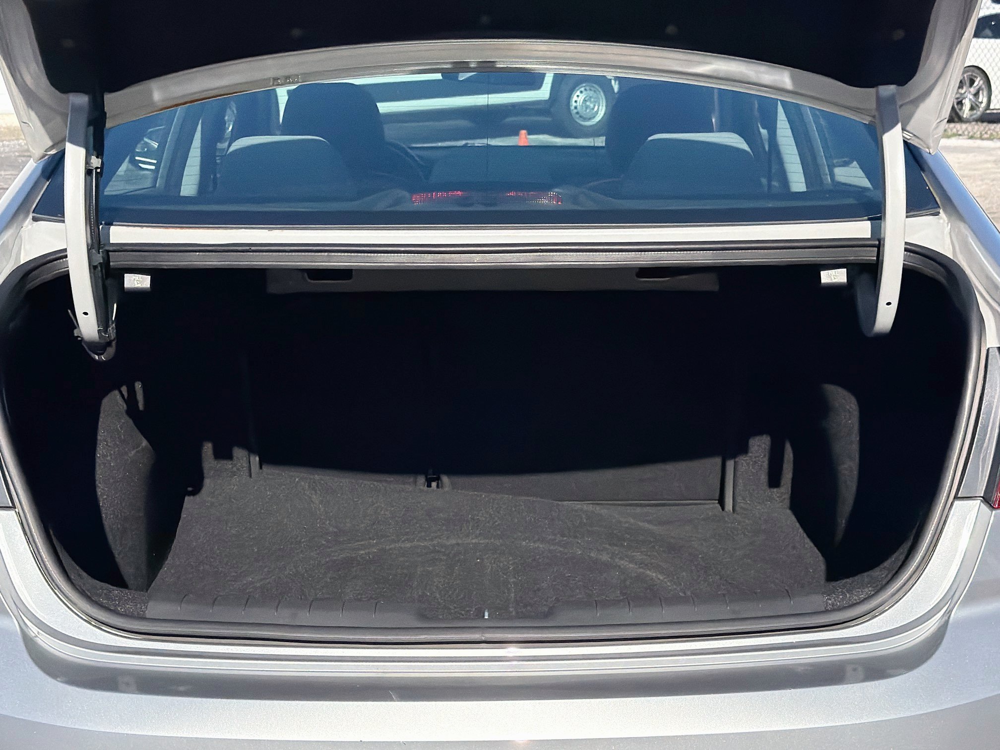 Used 2020 Hyundai Elantra SE FWD image 11
