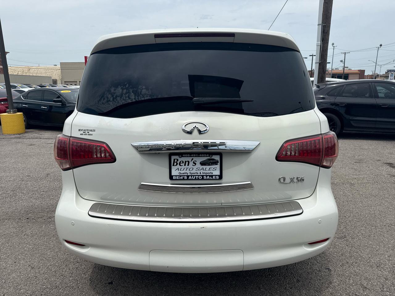 Used 2011 INFINITI QX56 4WD w/ Deluxe Touring Pkg image 7